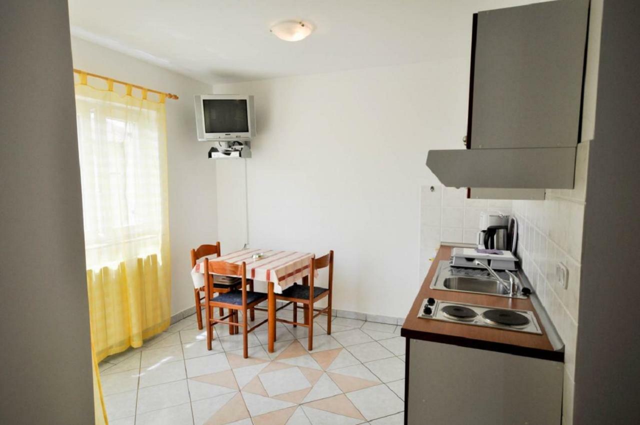 Ana M Apartments Novigrad  Exterior photo
